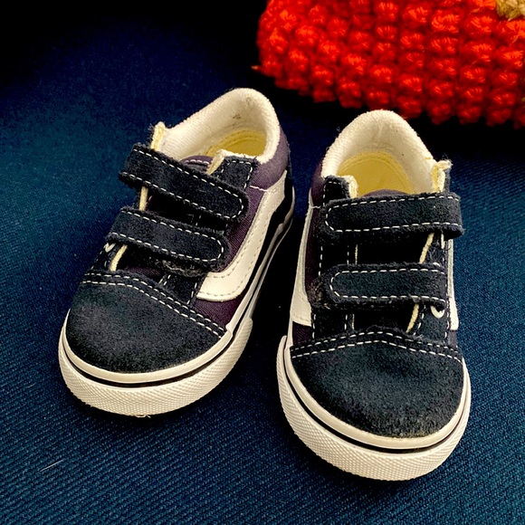 Size 3.5 Vans Velcro Sneakers - Picture 1 of 3